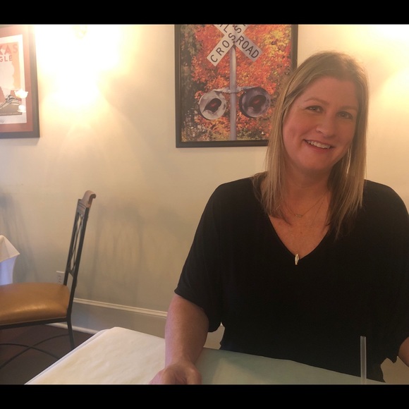 Meet your Posher, Amy - Picture 3 of 9